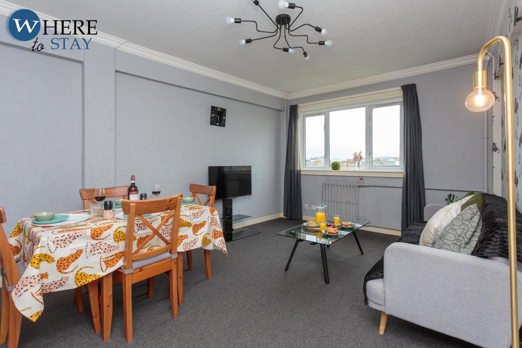 Stunning 3 Bedroom Appartement *
